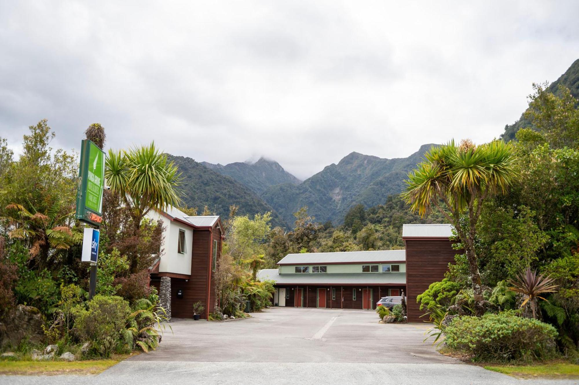 Motel Punga Grove à Franz Josef Extérieur photo
