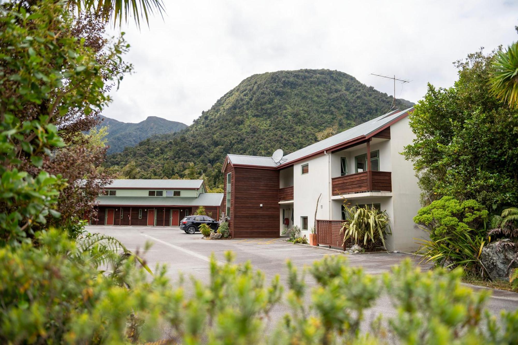 Motel Punga Grove à Franz Josef Extérieur photo