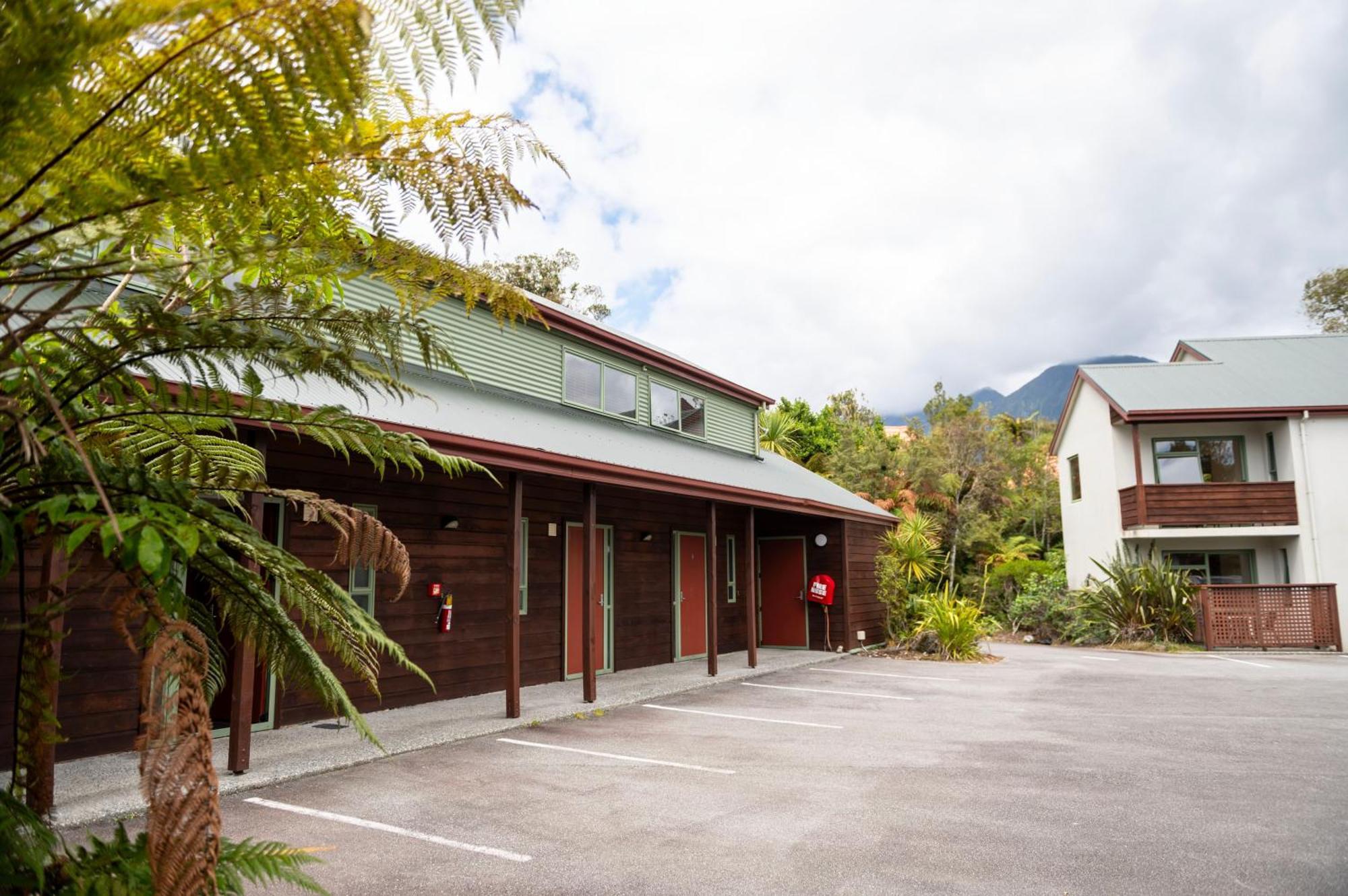 Motel Punga Grove à Franz Josef Extérieur photo