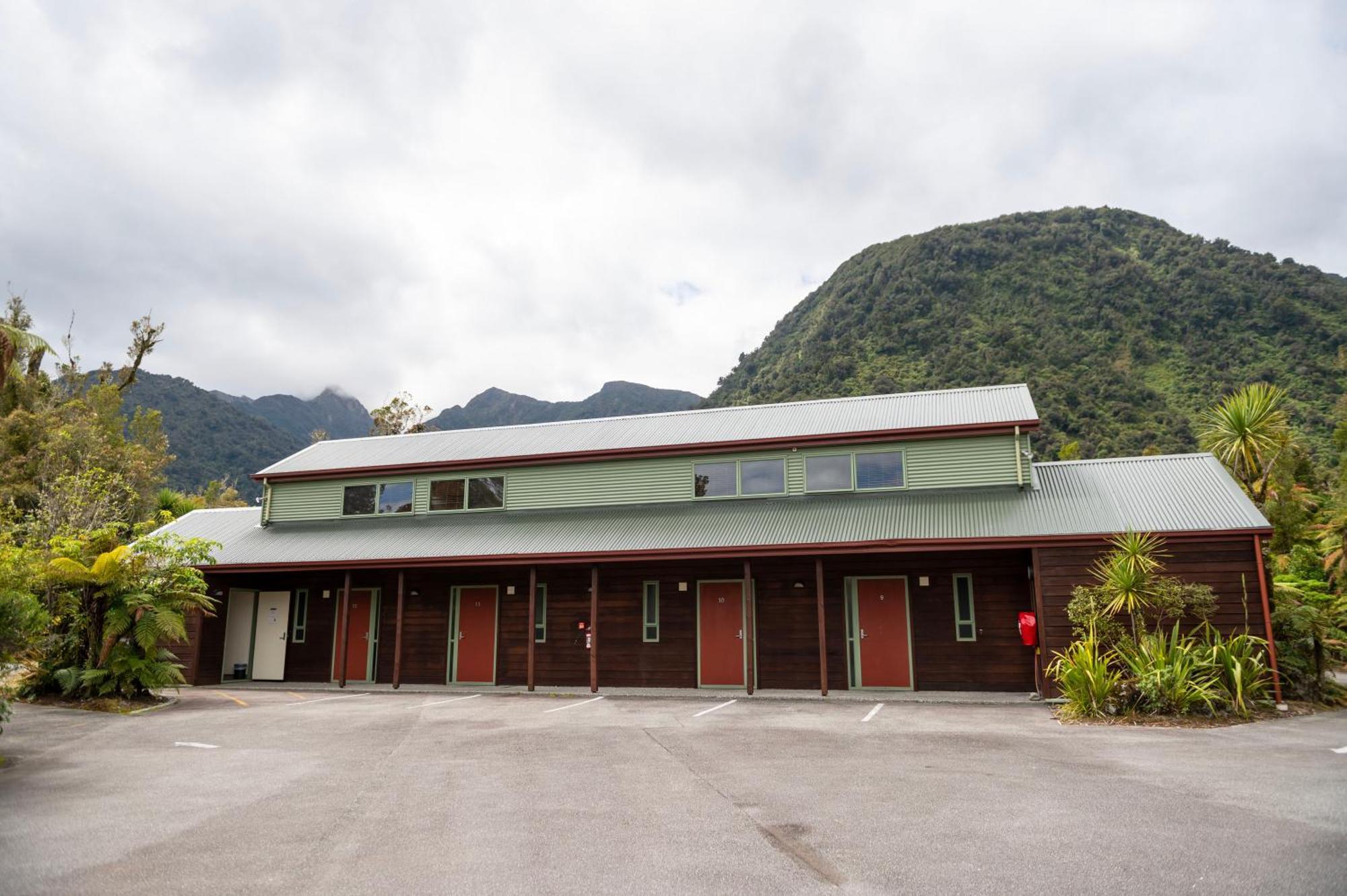 Motel Punga Grove à Franz Josef Extérieur photo